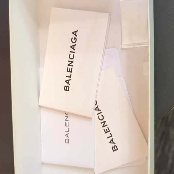 HTF! Coral Wallet with classic hardware - Picture 5 of 9